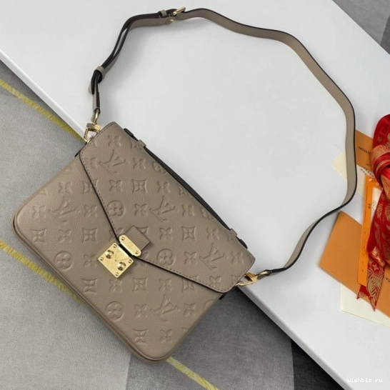 WIS LOUIS VUITTON MÉTIS POCHETTE 0822
